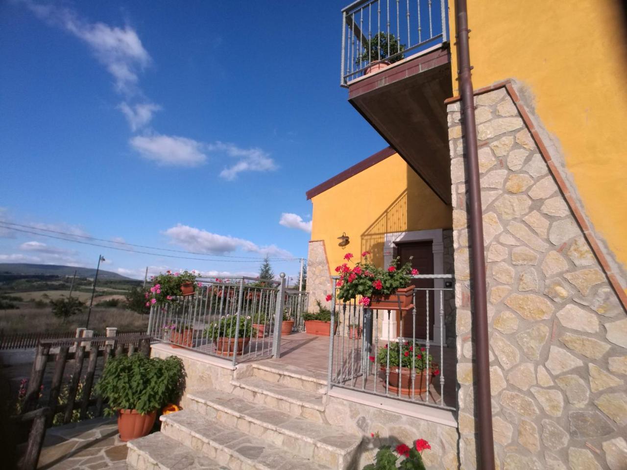 Lacus Pensilis Castel Lagopesole Exterior foto